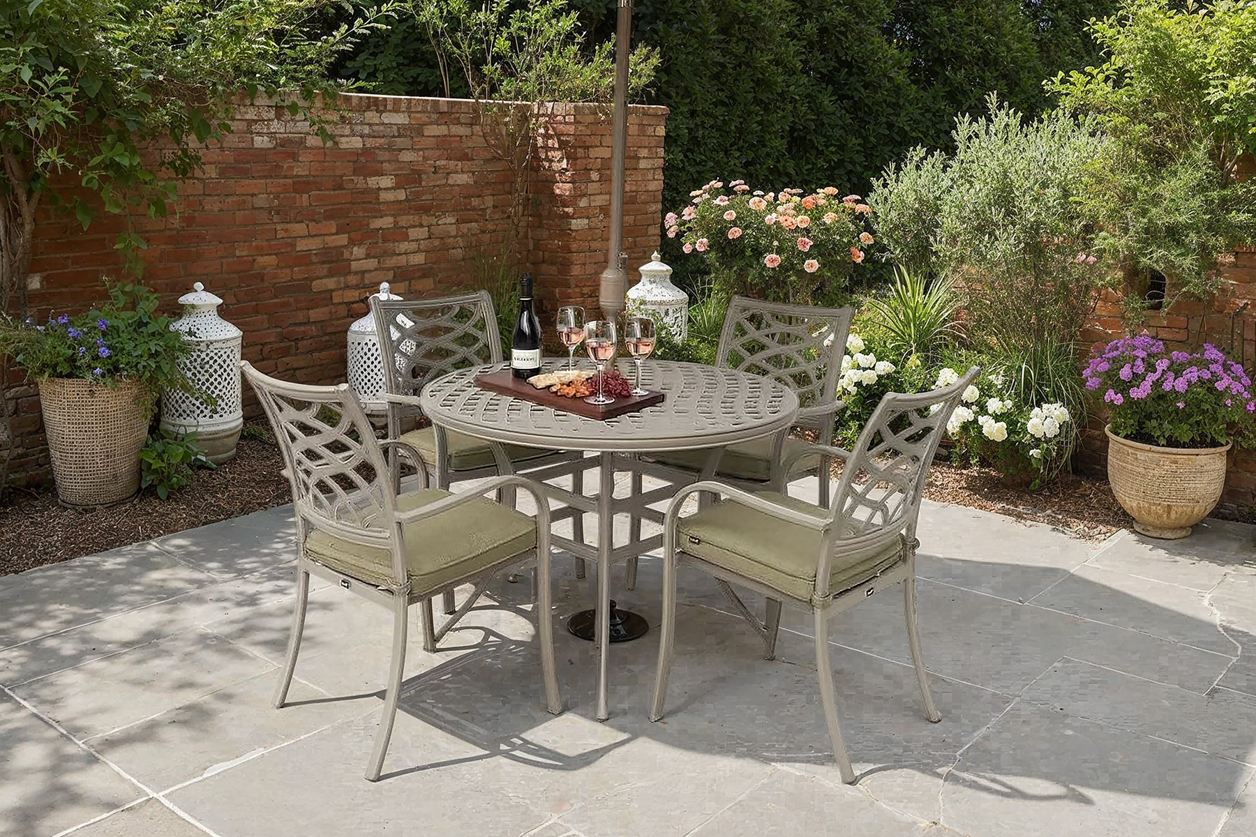 Buxton 4 Seat Round Dining Set